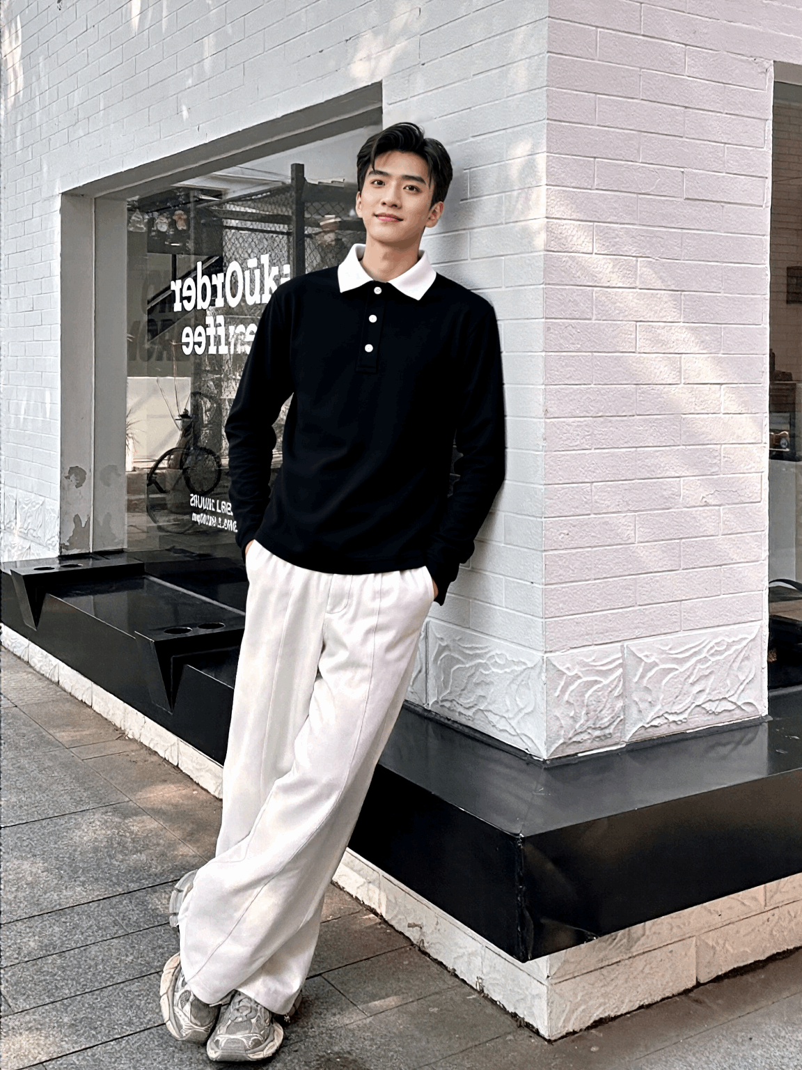 Noir Contrast Collar Polo